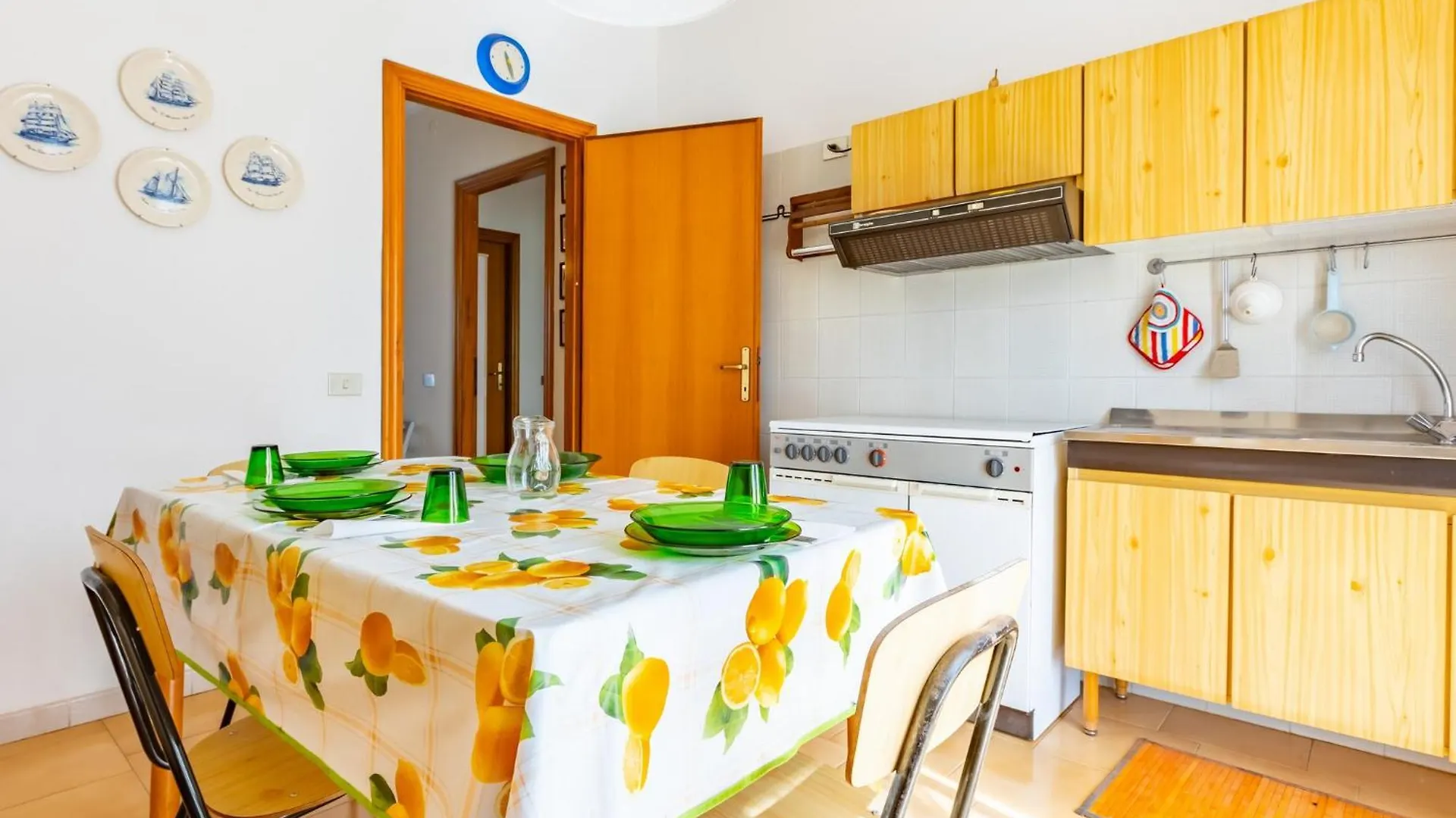 Comfy Old Fashion Apartment With Balcony Gonnesa 0*,